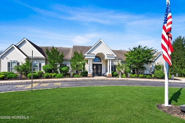 8 Bridle Way, Manchester, NJ 08759