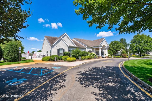 8 Bridle Way, Manchester, NJ 08759