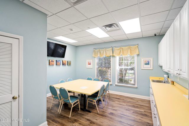 8 Bridle Way, Manchester, NJ 08759