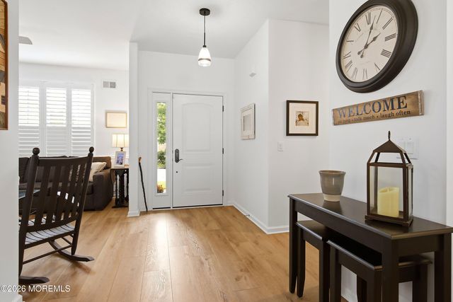 8 Bridle Way, Manchester, NJ 08759