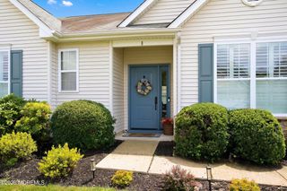 8 Bridle Way, Manchester, NJ 08759
