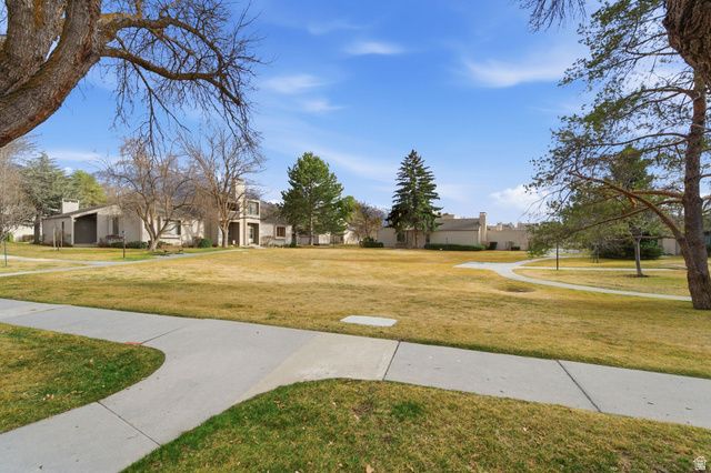 1592 E PARK PL, Holladay, UT 84121