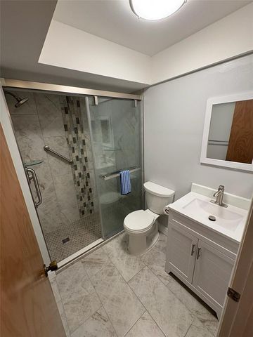 1250 S PINELLAS AVENUE 411, Tarpon Springs, FL 34689