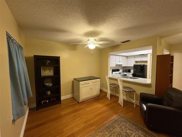 1250 S PINELLAS AVENUE 411, Tarpon Springs, FL 34689