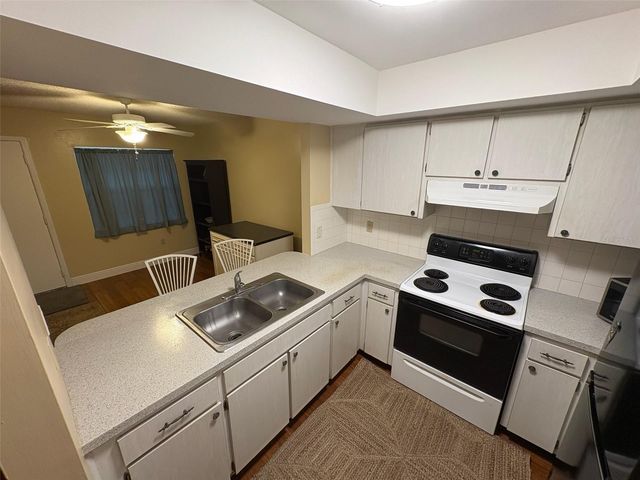 1250 S PINELLAS AVENUE 411, Tarpon Springs, FL 34689