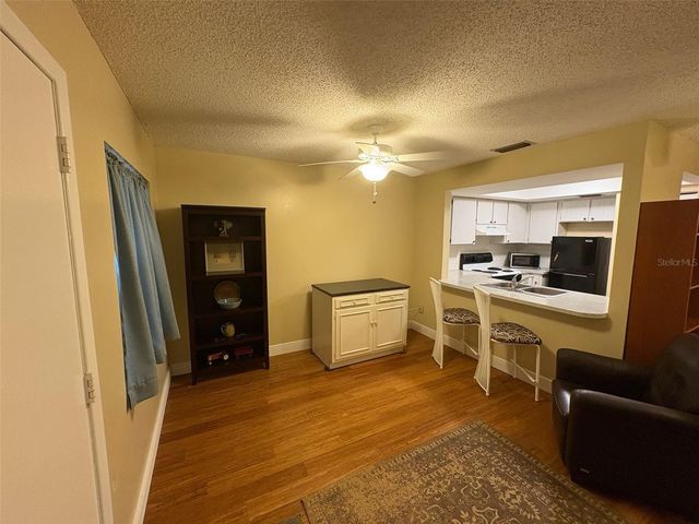 1250 S PINELLAS AVENUE 411, Tarpon Springs, FL 34689