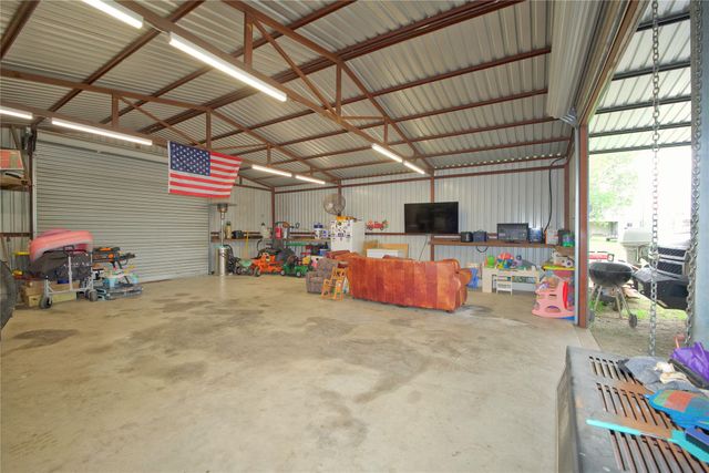 88 County Road 188, Gainesville, TX 76240