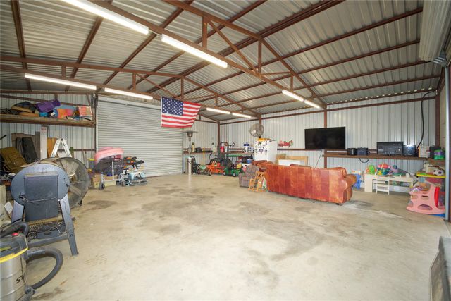 88 County Road 188, Gainesville, TX 76240