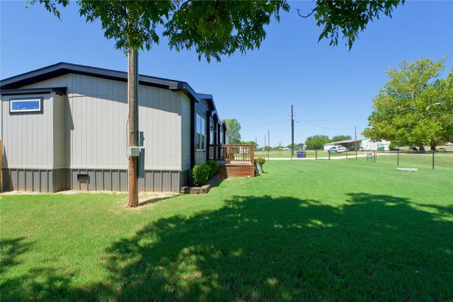 88 County Road 188, Gainesville, TX 76240