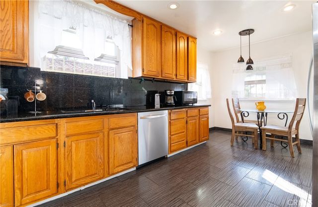 10520 Ruthelen, Los Angeles, CA 90047