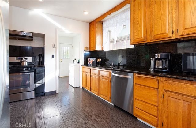 10520 Ruthelen, Los Angeles, CA 90047