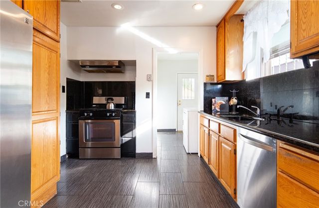 10520 Ruthelen, Los Angeles, CA 90047