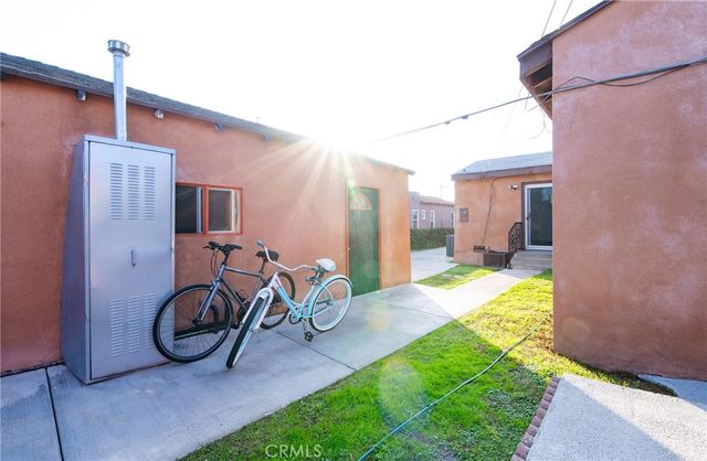 10520 Ruthelen, Los Angeles, CA 90047