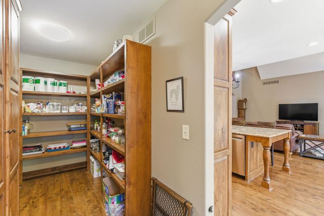 1402 Chaumont Cir, Andover, KS 67002