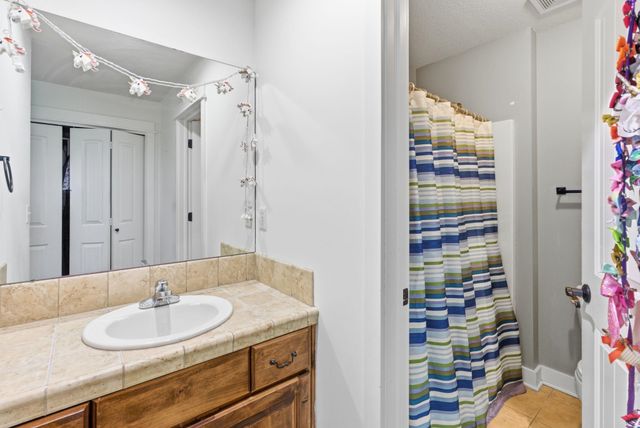 1402 Chaumont Cir, Andover, KS 67002
