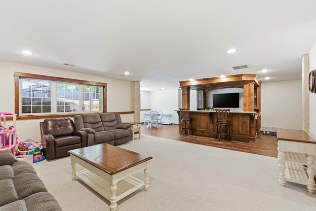 1402 Chaumont Cir, Andover, KS 67002