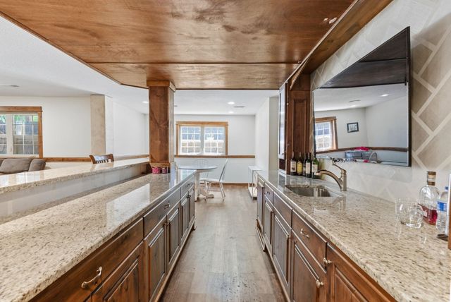 1402 Chaumont Cir, Andover, KS 67002