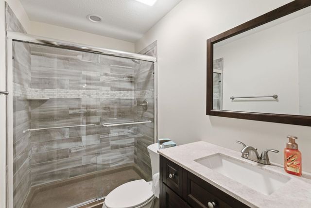 1402 Chaumont Cir, Andover, KS 67002