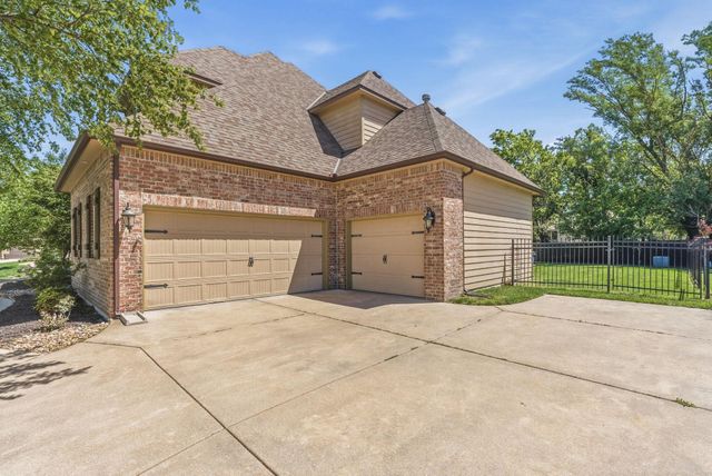 1402 Chaumont Cir, Andover, KS 67002