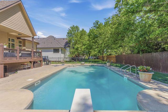 1402 Chaumont Cir, Andover, KS 67002