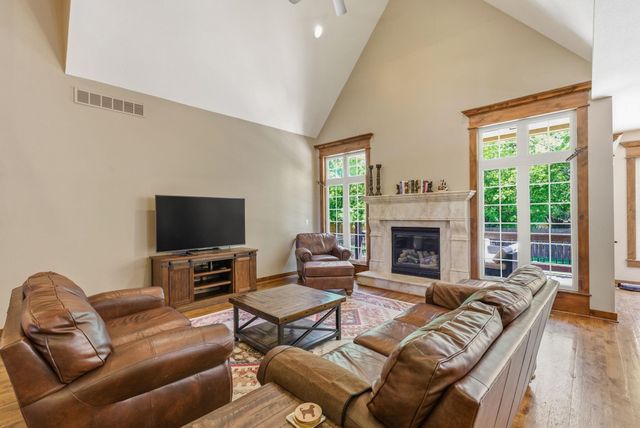 1402 Chaumont Cir, Andover, KS 67002