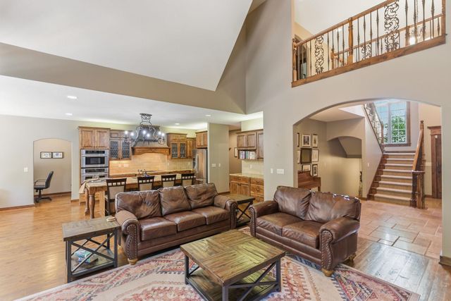 1402 Chaumont Cir, Andover, KS 67002