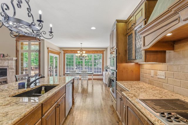 1402 Chaumont Cir, Andover, KS 67002