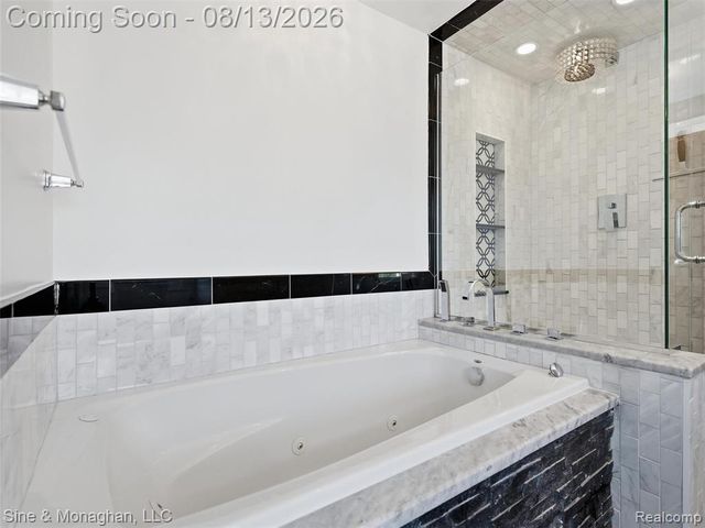 1327 Alicia Court, Royal Oak, MI 48073