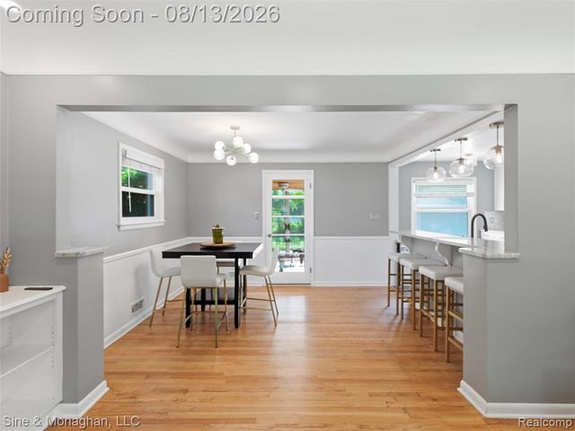 1327 Alicia Court, Royal Oak, MI 48073