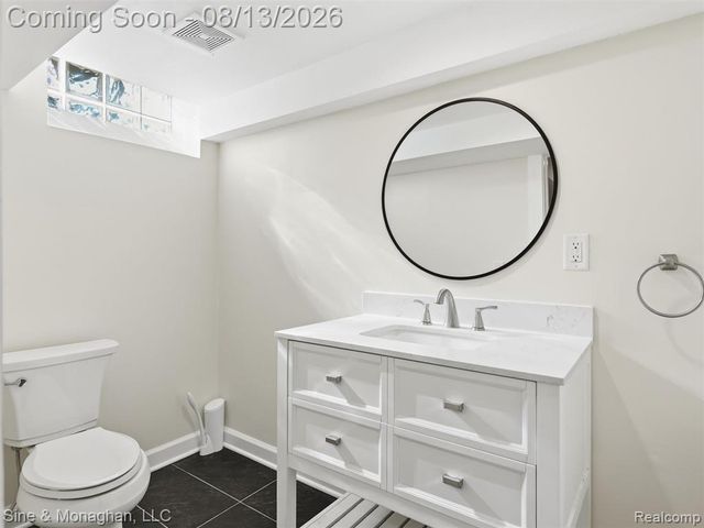1327 Alicia Court, Royal Oak, MI 48073