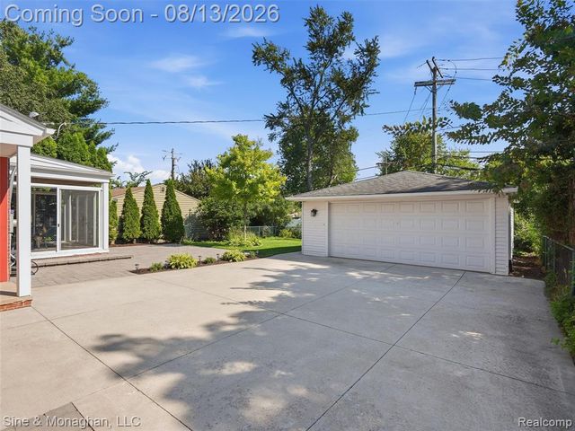 1327 Alicia Court, Royal Oak, MI 48073