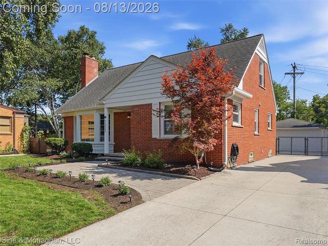 1327 Alicia Court, Royal Oak, MI 48073