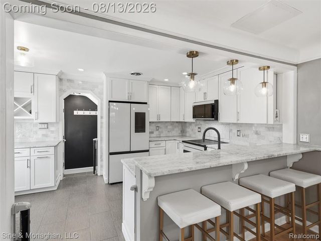1327 Alicia Court, Royal Oak, MI 48073
