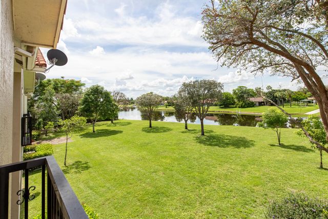 12764 Westhampton Circle, Wellington, FL 33414