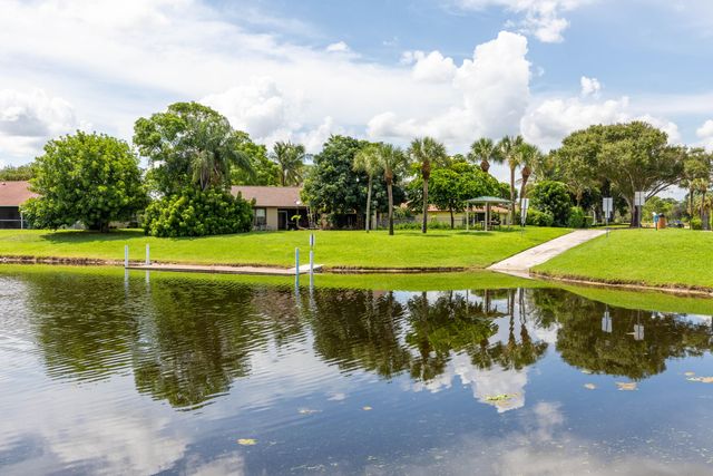 12764 Westhampton Circle, Wellington, FL 33414