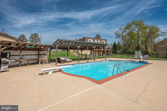 1530 HEATHER HILLS LN, Glen Mills, PA 19342