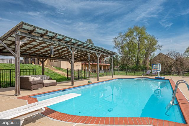 1530 HEATHER HILLS LN, Glen Mills, PA 19342