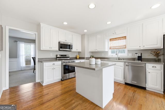 1122 Fieldstone Drive, Canton, GA 30114