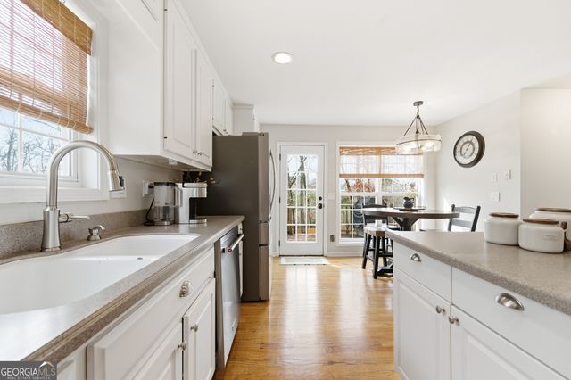 1122 Fieldstone Drive, Canton, GA 30114