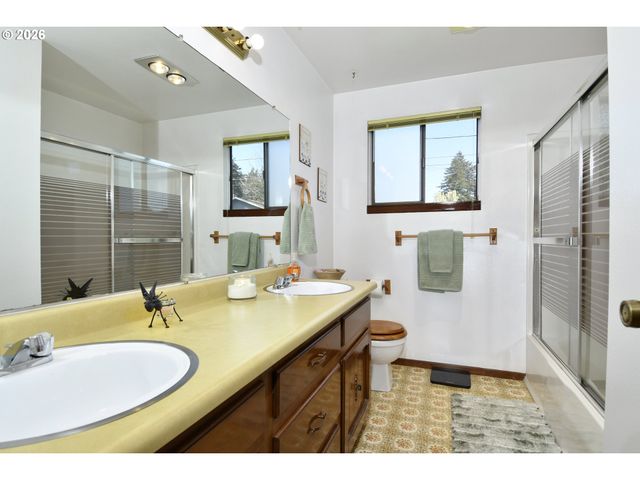 722 Ne 197TH Ave, Portland, OR 97230