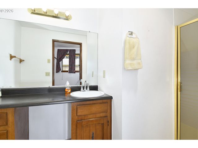 722 Ne 197TH Ave, Portland, OR 97230