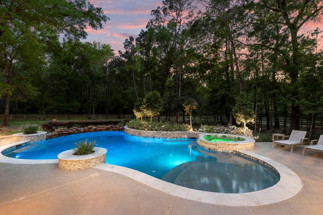 11125 Sunset Avenue, Magnolia, TX 77354