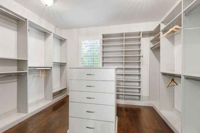 11125 Sunset Avenue, Magnolia, TX 77354