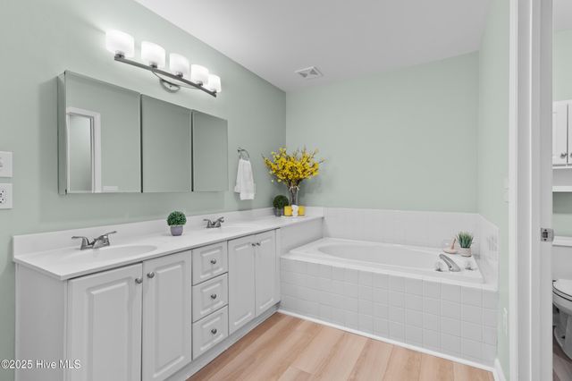 4109 Breezewood Drive Apt 104, Wilmington, NC 28412