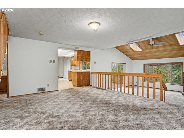 6683 INDIAN SPRINGS Rd Ne, Scotts Mills, OR 97375