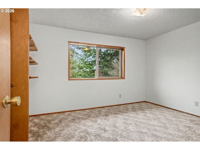 6683 INDIAN SPRINGS Rd Ne, Scotts Mills, OR 97375