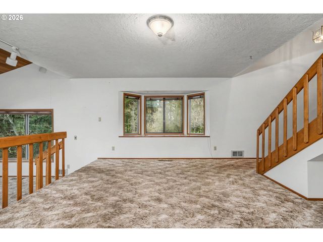 6683 INDIAN SPRINGS Rd Ne, Scotts Mills, OR 97375