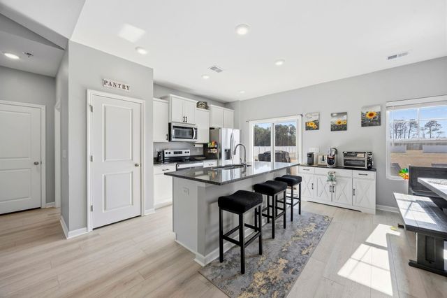 1010 Log Cabin Rd., Loris, SC 29569