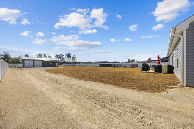 1010 Log Cabin Rd., Loris, SC 29569