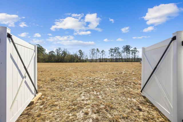 1010 Log Cabin Rd., Loris, SC 29569